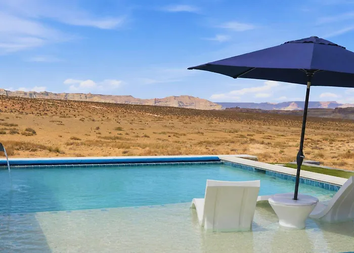 The Clubhouse- Pool Pickleball Views Luxe Villa Page
