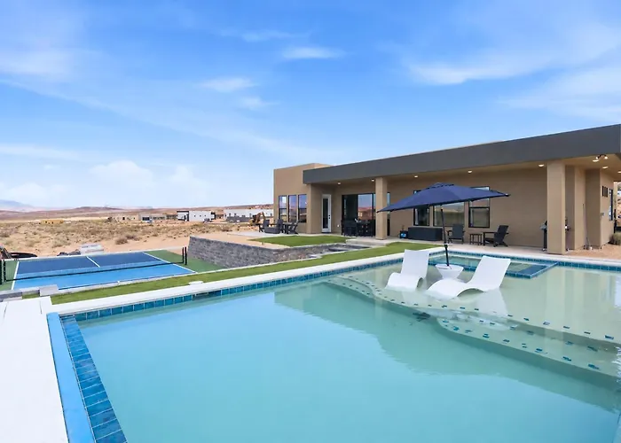 The Clubhouse- Pool Pickleball Views Luxe