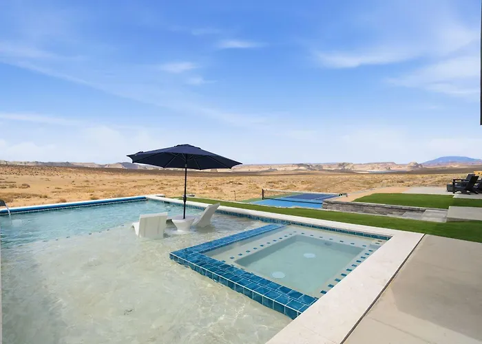 The Clubhouse- Pool Pickleball Views Luxe Villa Page